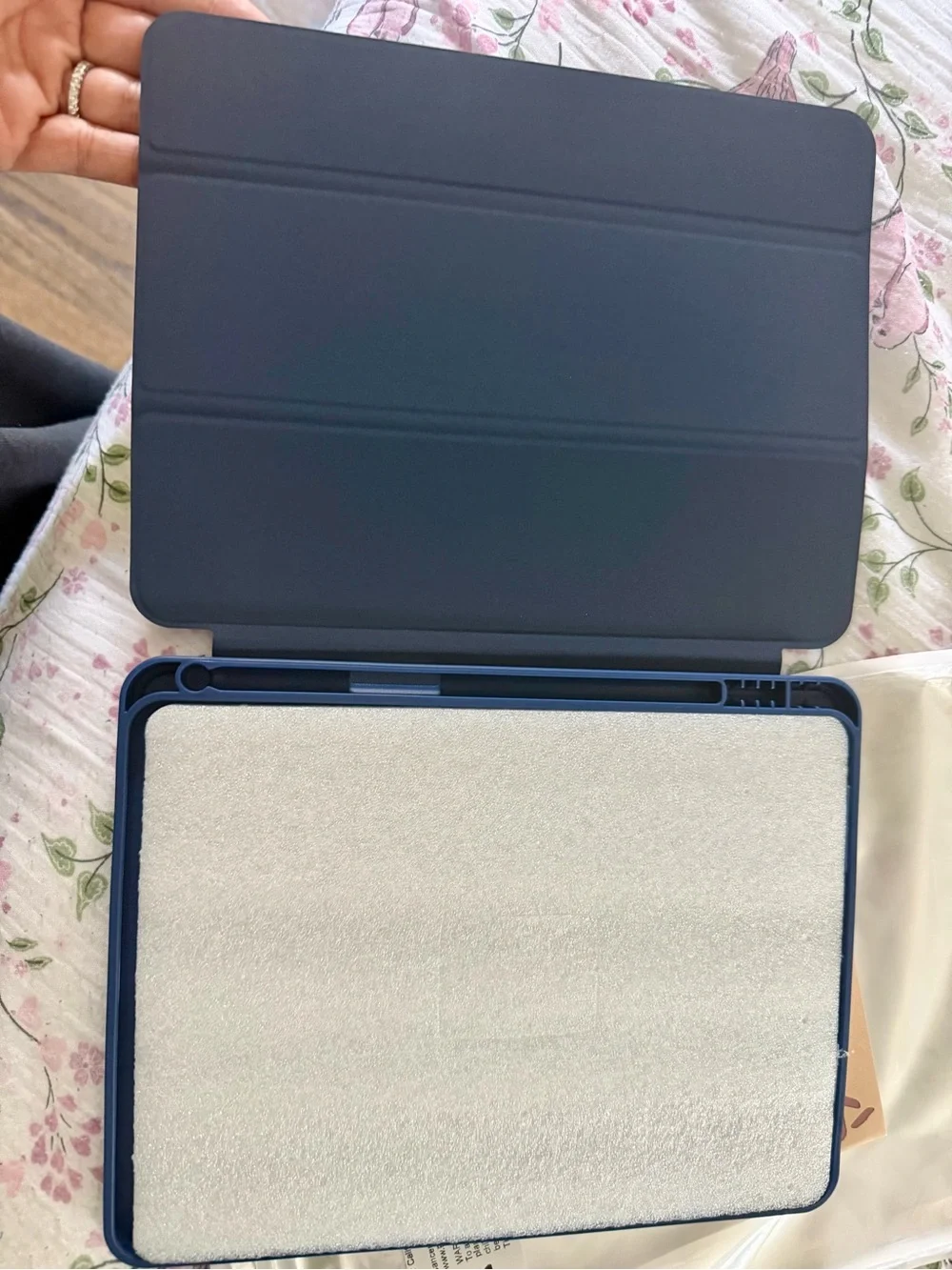 Slim Trifold iPad Case with Pencil Holder - Blue